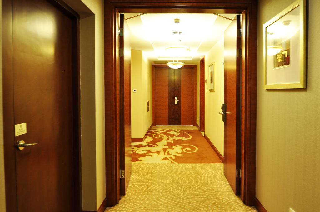 Howard Johnson Caida Plaza Xangai Exterior foto
