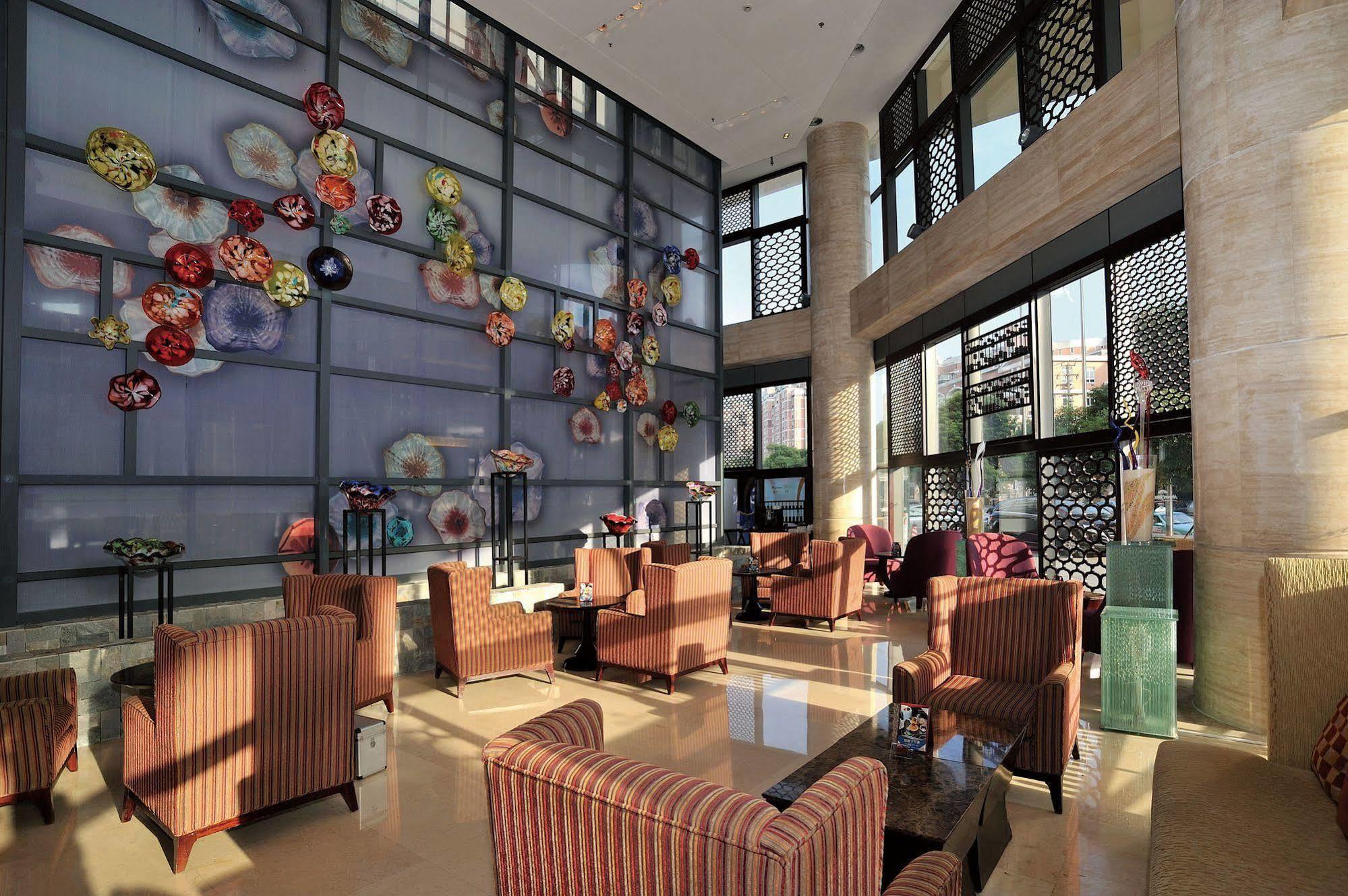 Howard Johnson Caida Plaza Xangai Exterior foto