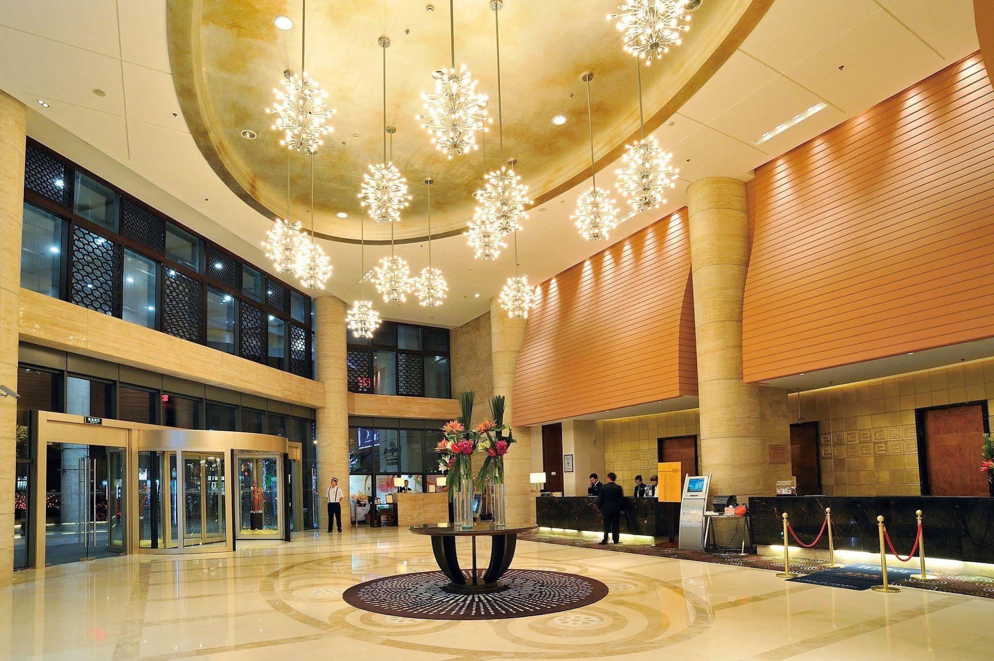 Howard Johnson Caida Plaza Xangai Exterior foto