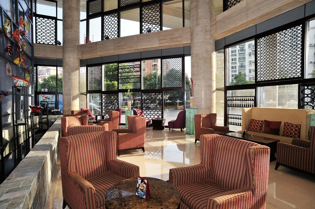 Howard Johnson Caida Plaza Xangai Exterior foto